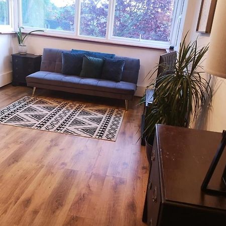 2 Bed Flat, Bounds Green, Piccadilly Line, London N11 Luaran gambar