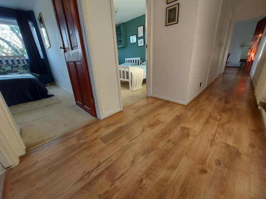 2 Bed Flat, Bounds Green, Piccadilly Line, London N11 Luaran gambar